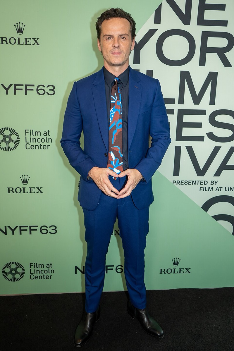 Andrew Scott: Royal blue suit and printed tie
