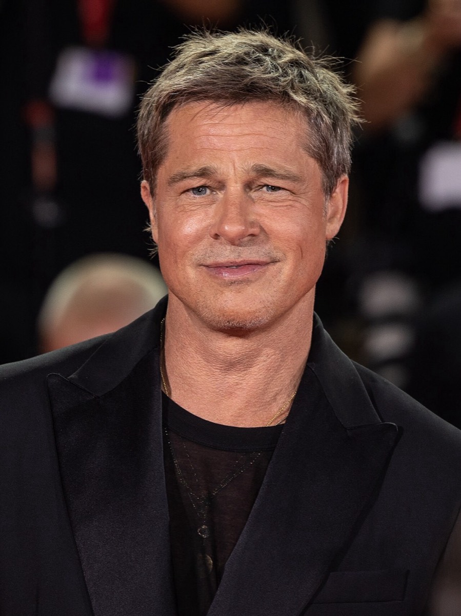 Brad Pitt: All-black jacket and tee