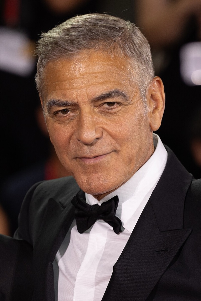 George Clooney: Classic black tuxedo