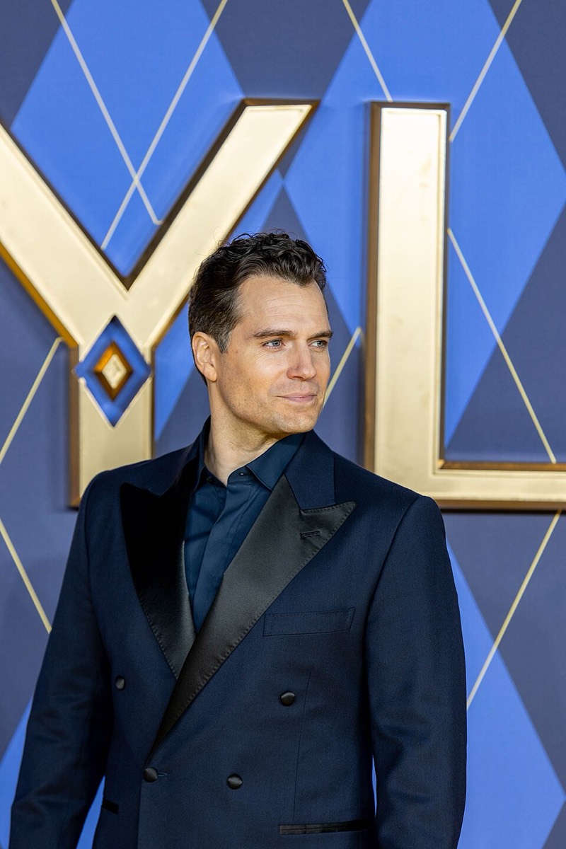 Henry Cavill: Navy double-breasted dinner suit