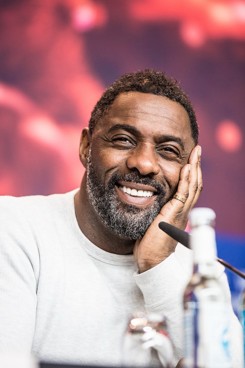 Idris Elba: White crewneck sweater