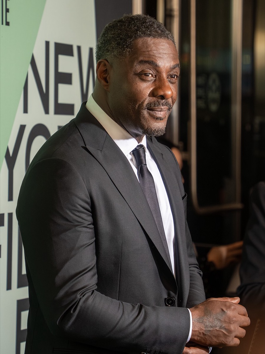 Idris Elba: Black suit and tie