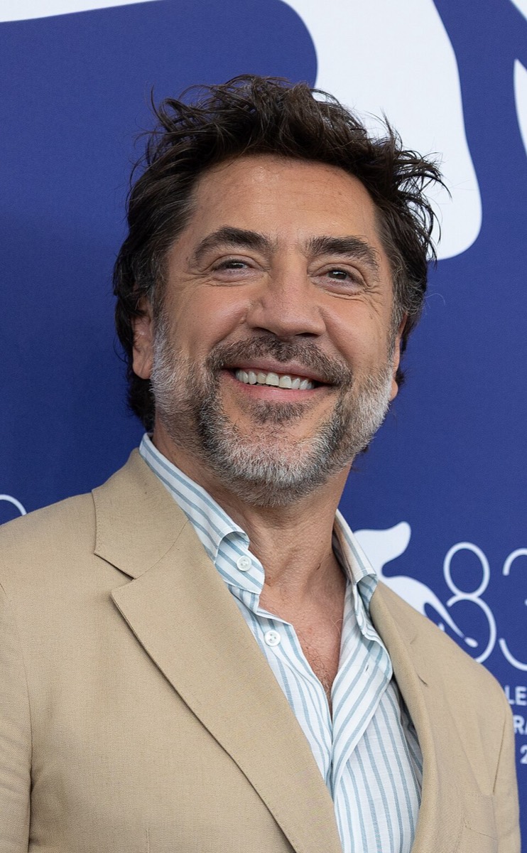 Javier Bardem: Beige jacket and striped shirt
