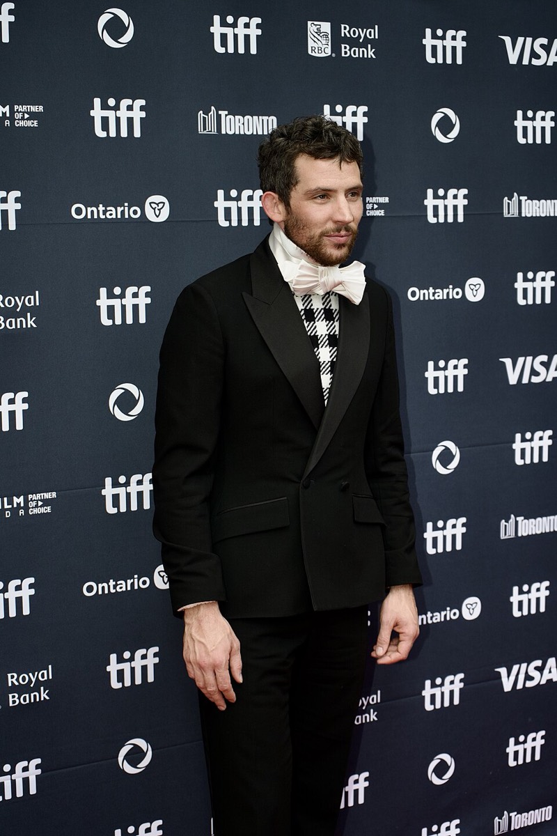 Josh O'Connor: Double-breasted tuxedo and cravat
