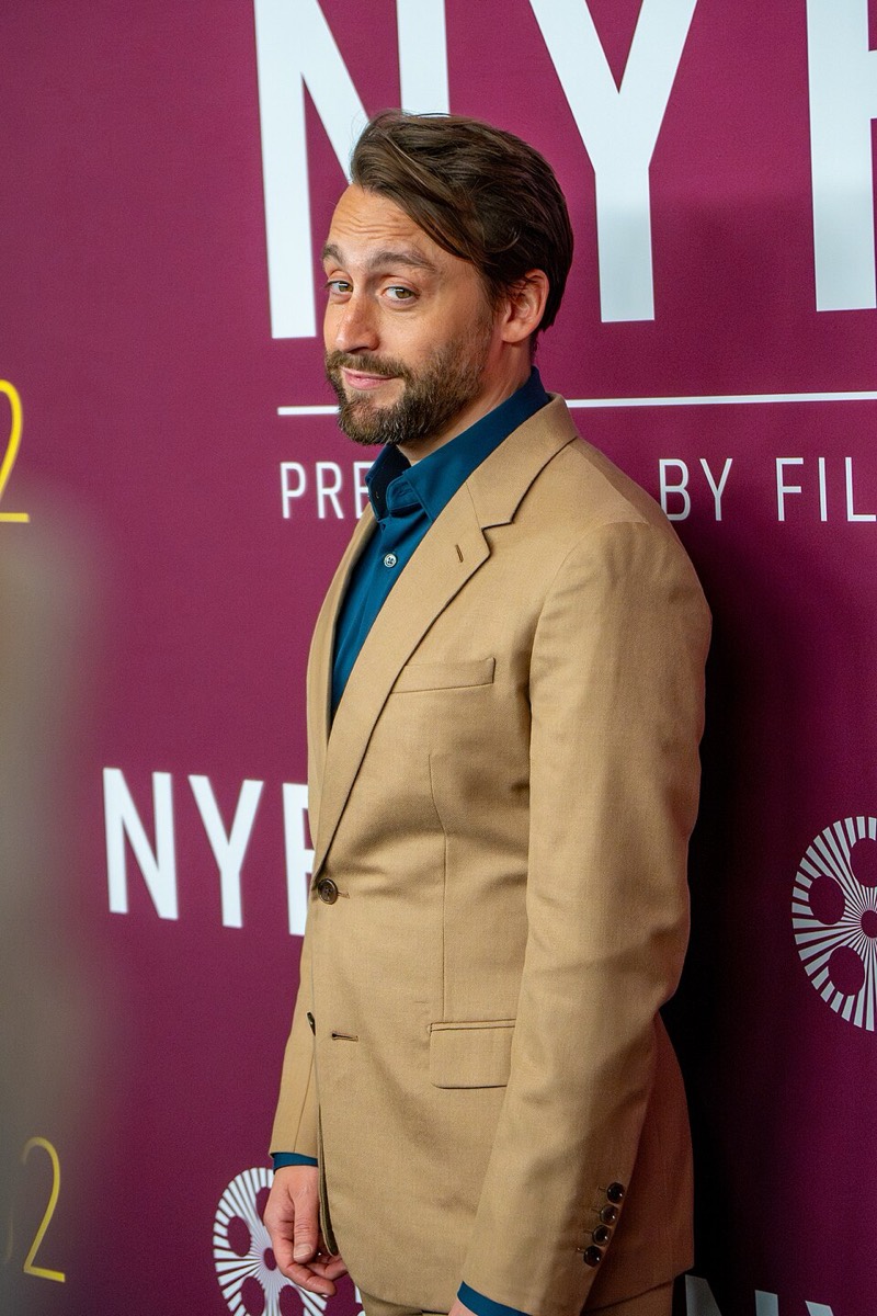 Kieran Culkin: Tan suit and teal shirt
