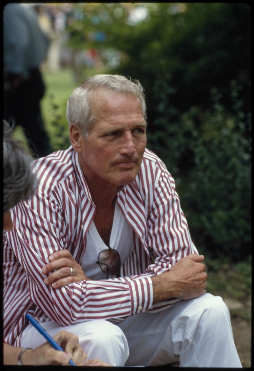 Paul Newman: Striped shirt and white trousers