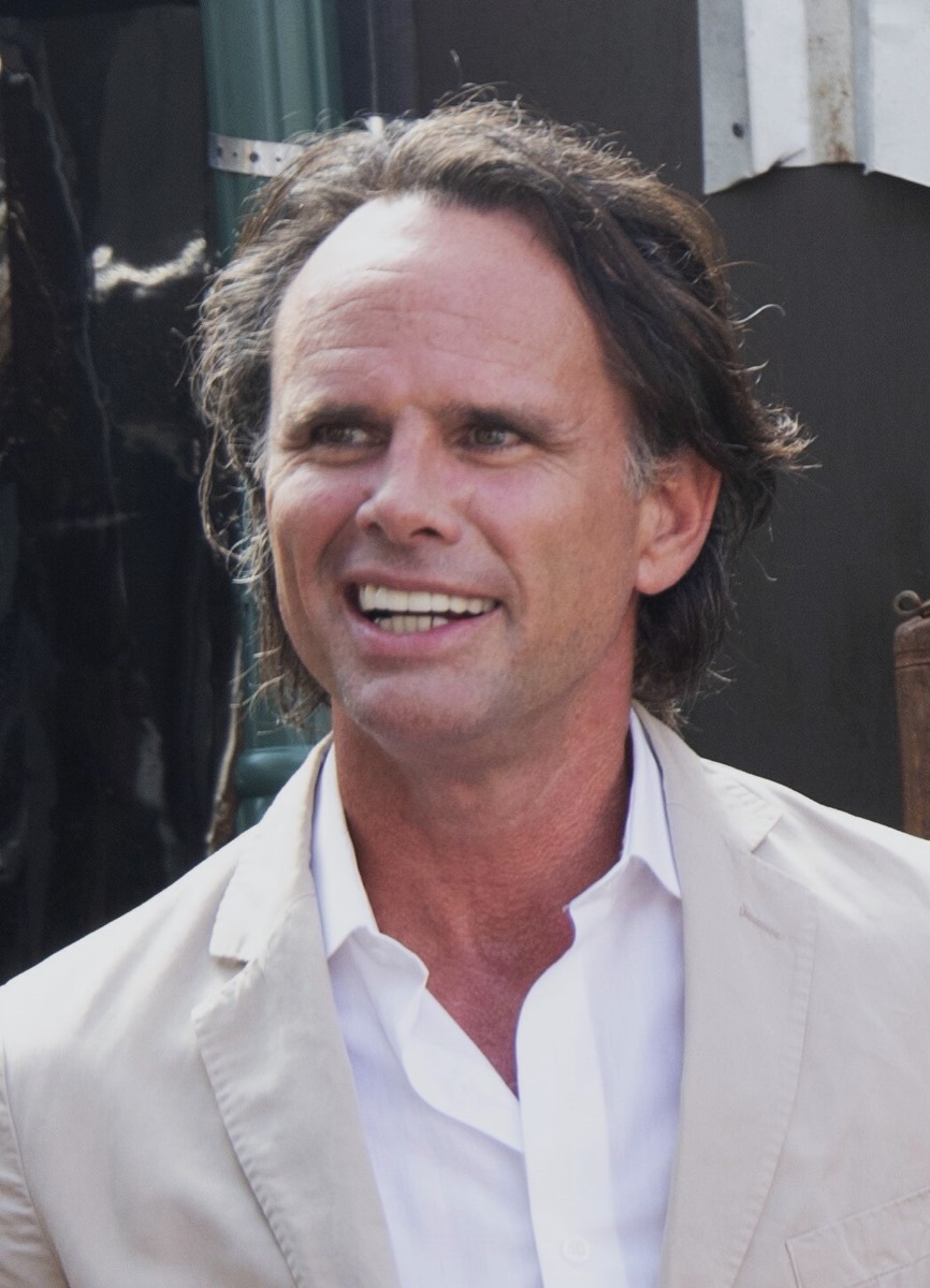 Walton Goggins: Cream linen jacket and white shirt